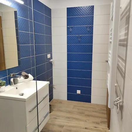 Aranyhal * Sárvár