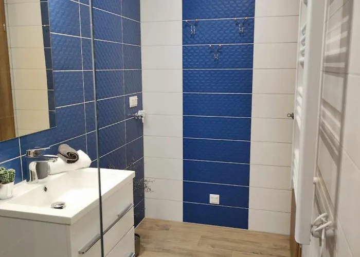 Aranyhal * Sárvár